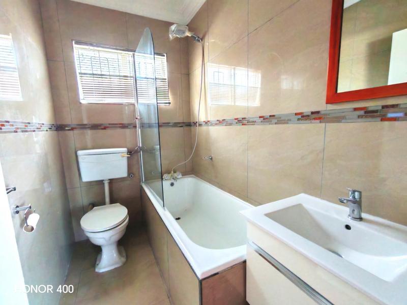 To Let 2 Bedroom Property for Rent in Woodstock Upper Western Cape